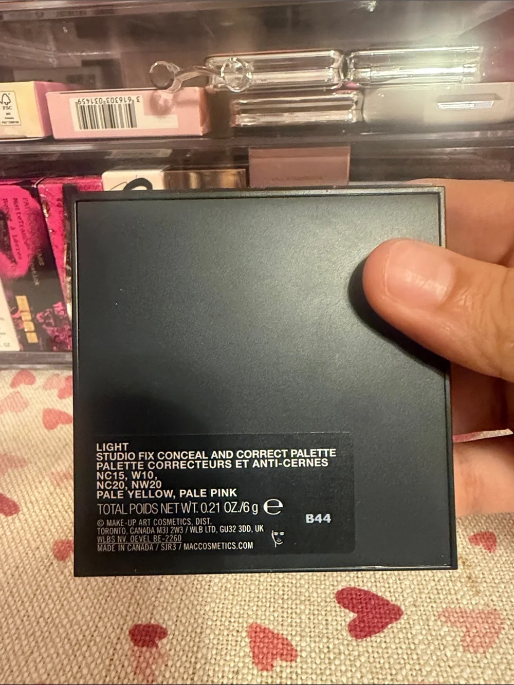 MAC Cosmetics Conceal & Correct Palette — Pale Yellow & Pale Pink